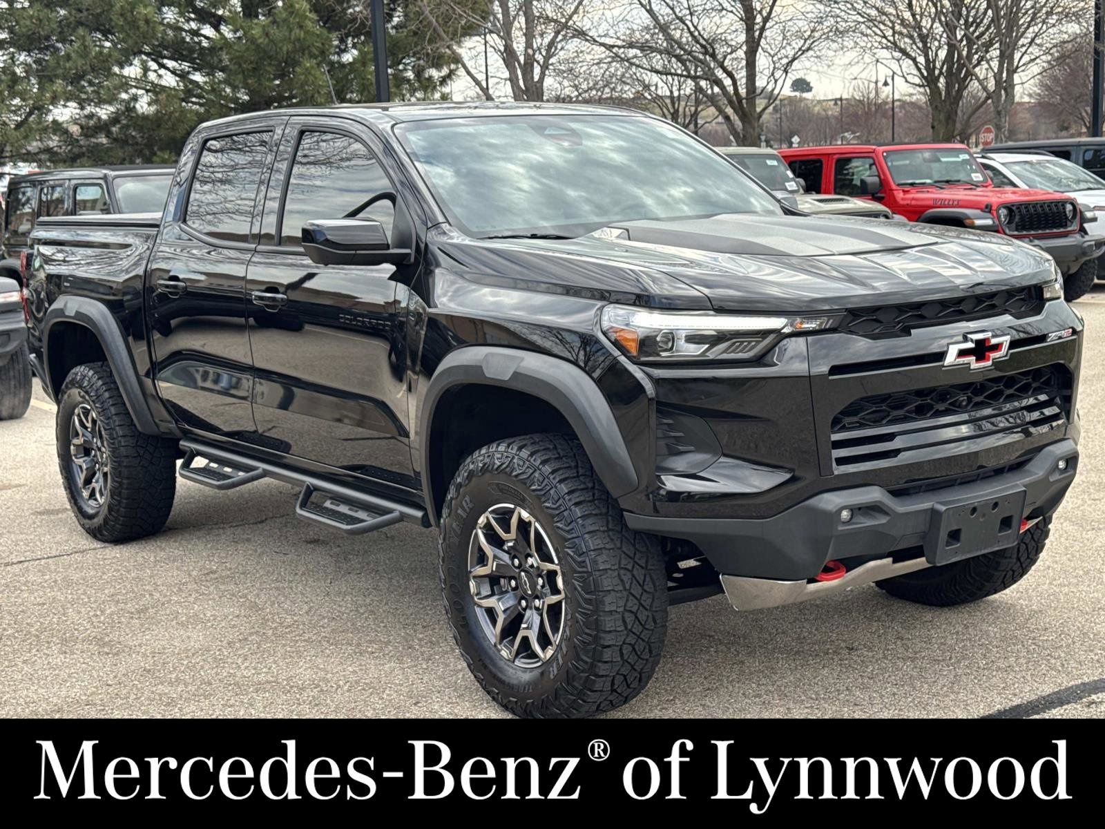 Used 2024 Chevrolet Colorado ZR2 w/ ZR2 Convenience Package III AWD/4WD image 3