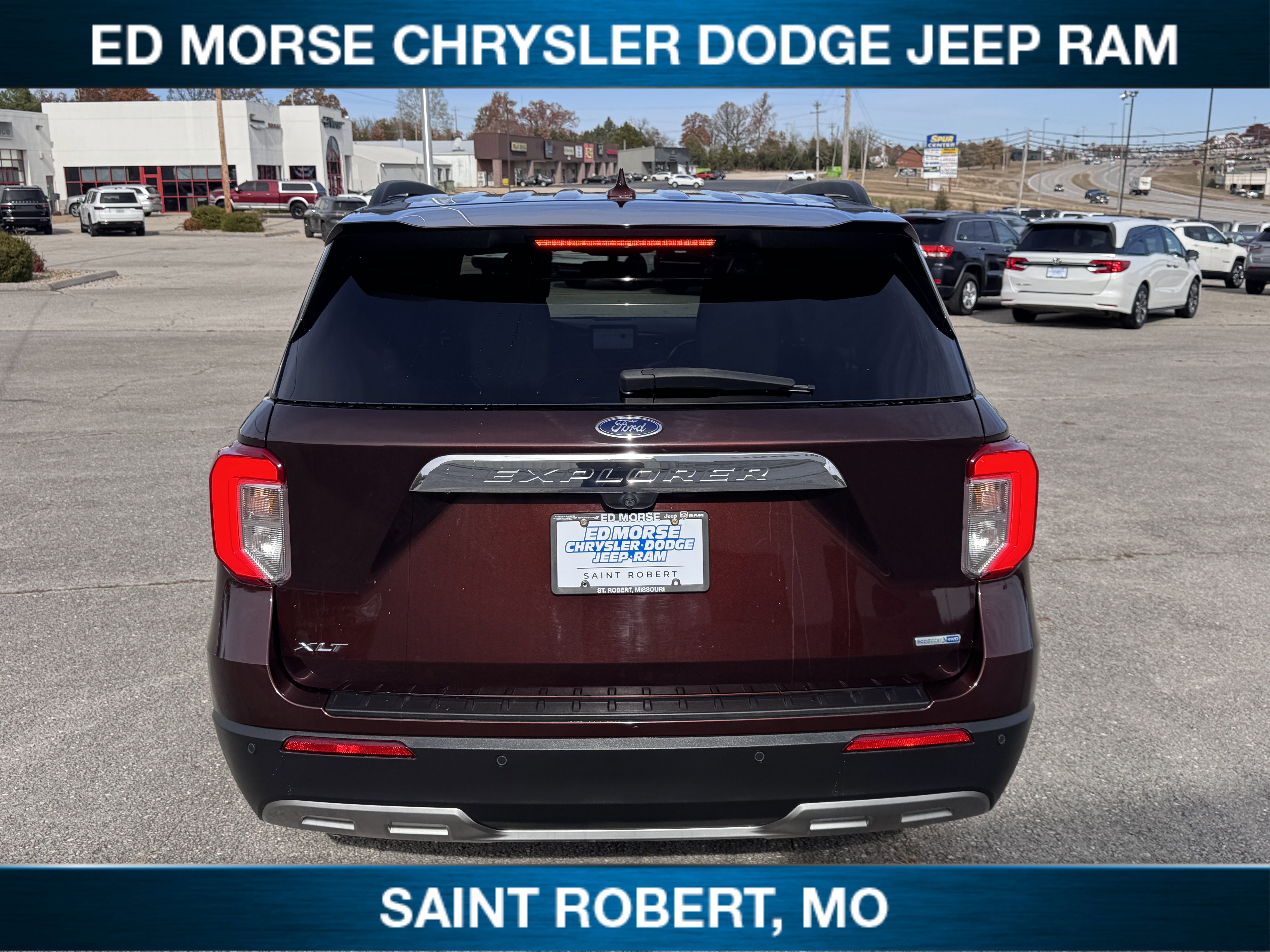 Used 2020 Ford Explorer XLT w/ Equipment Group 202A image 3