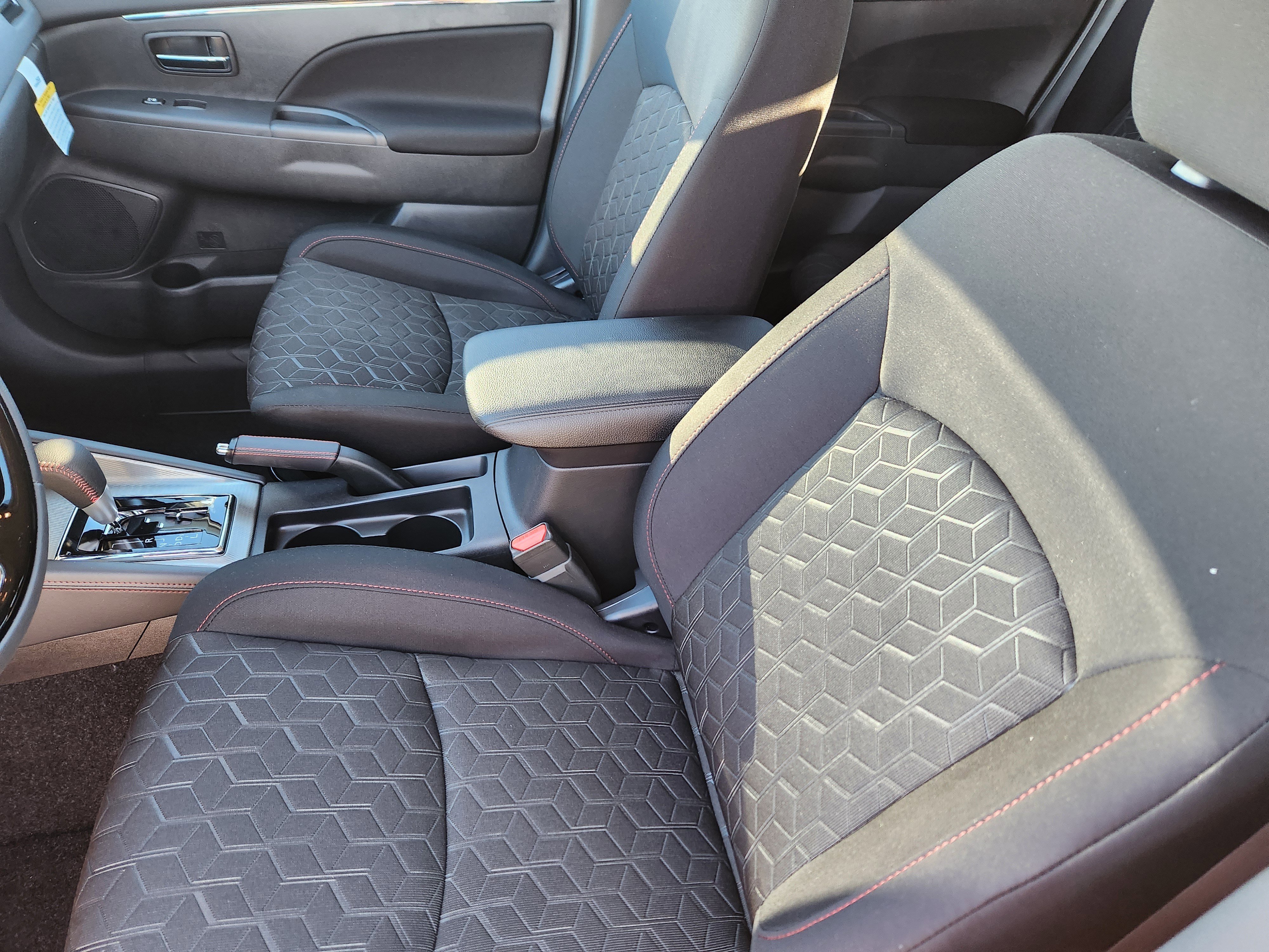 New 2025 Mitsubishi Outlander Sport LE image 9