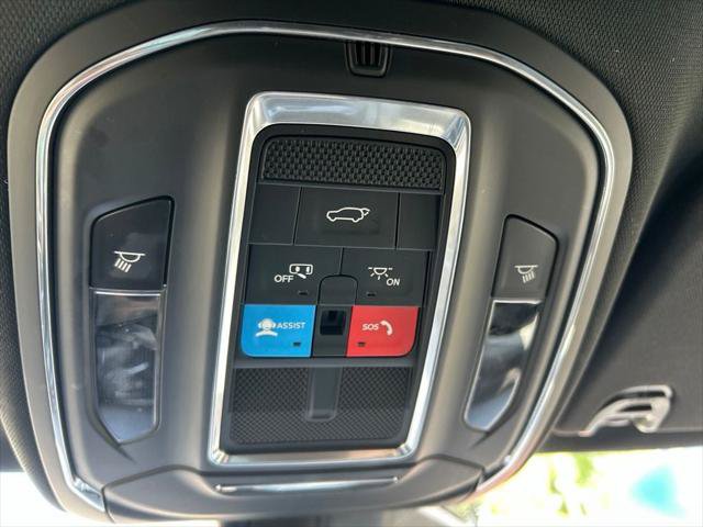 Certified 2024 Jeep Wagoneer Series II AWD/4WD image 27