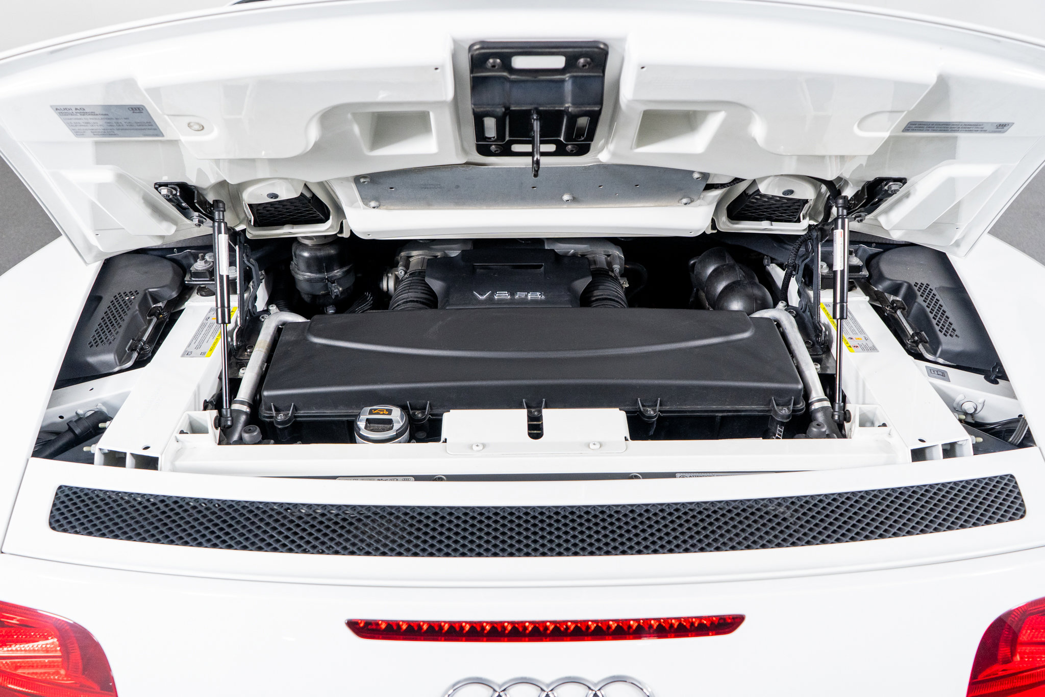 Used 2011 Audi R8 V8 image 49