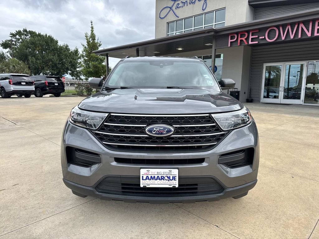 Used 2021 Ford Explorer XLT RWD image 3