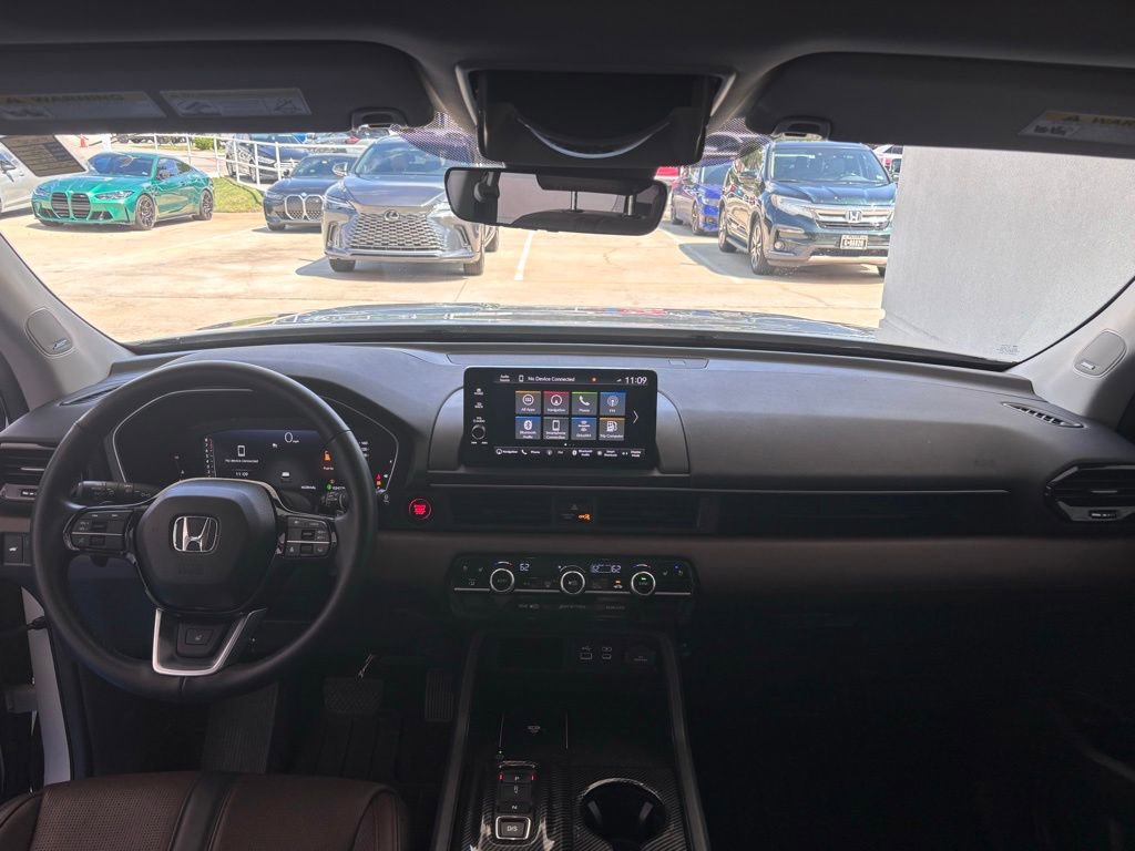 Used 2025 Honda Pilot Elite image 18