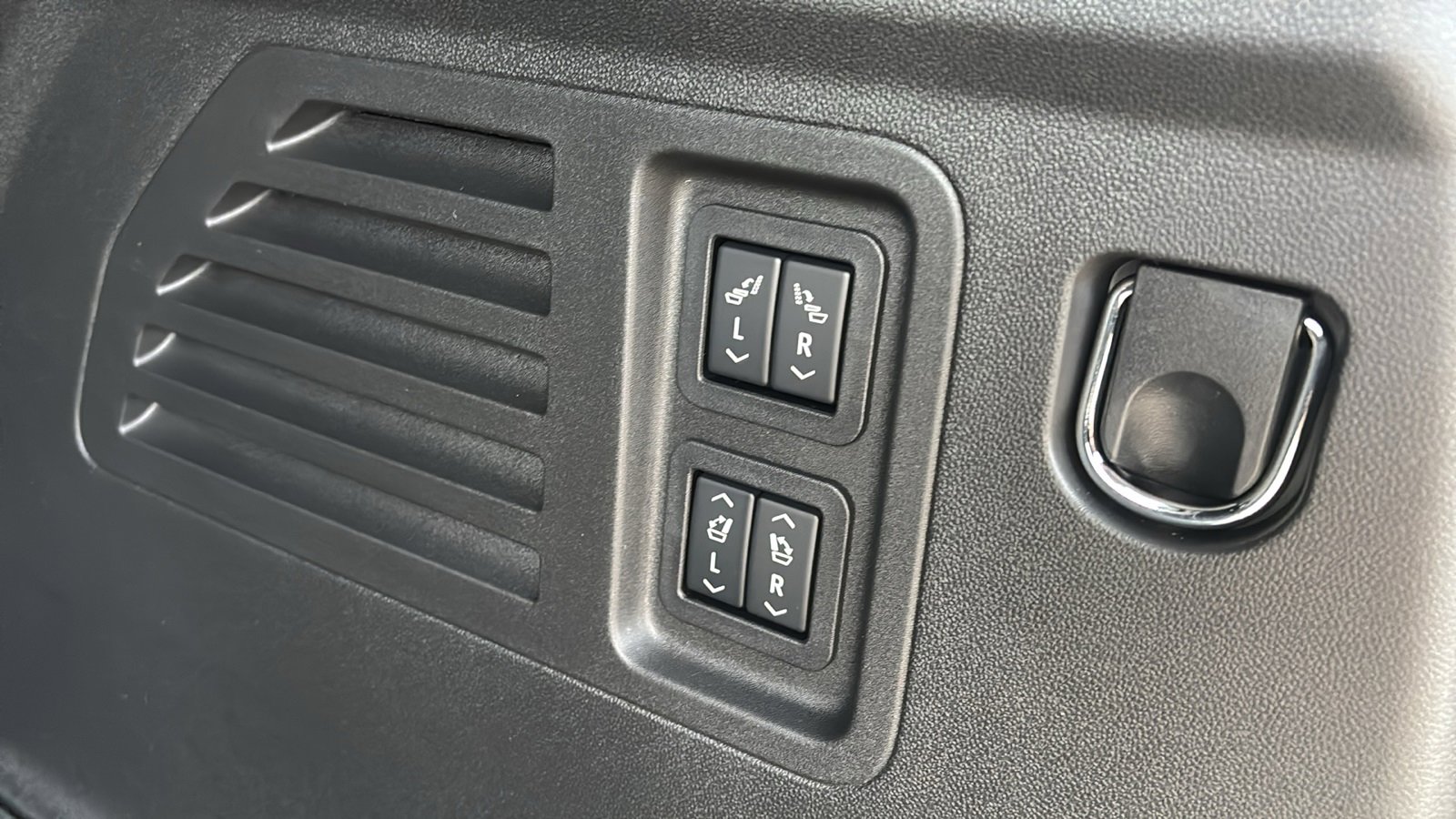 New 2026 Buick Enclave Sport Touring w/ Power Package image 31