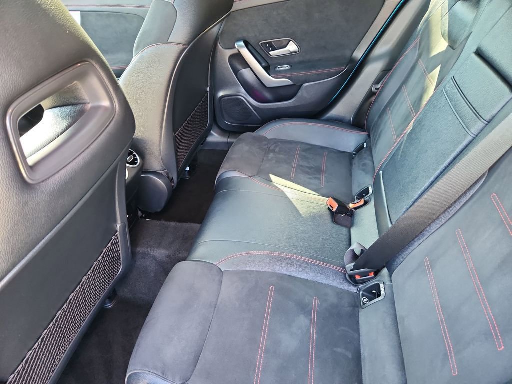 Used 2025 Mercedes-Benz CLA 250 4MATIC image 5