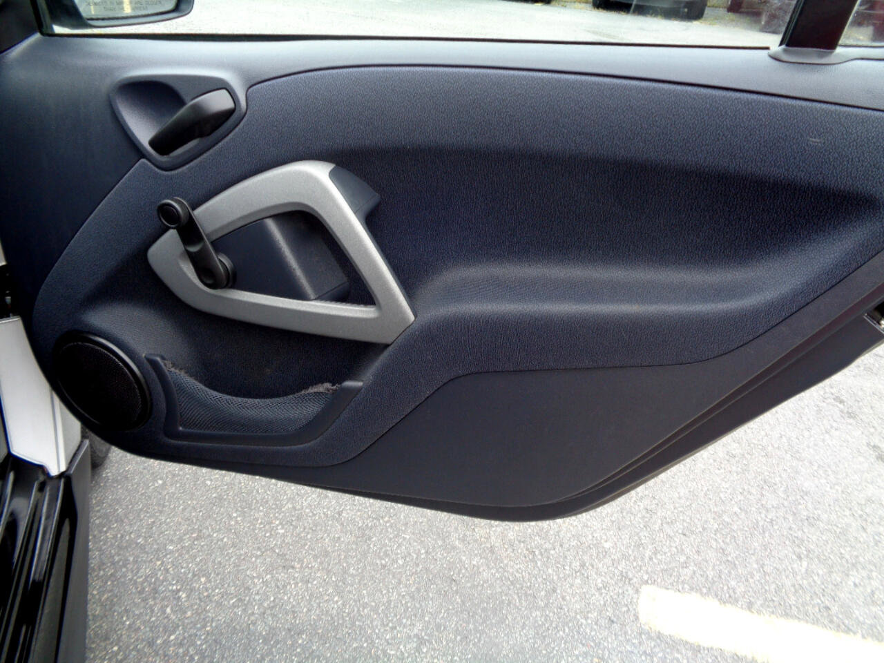 Used 2015 smart fortwo passion image 21