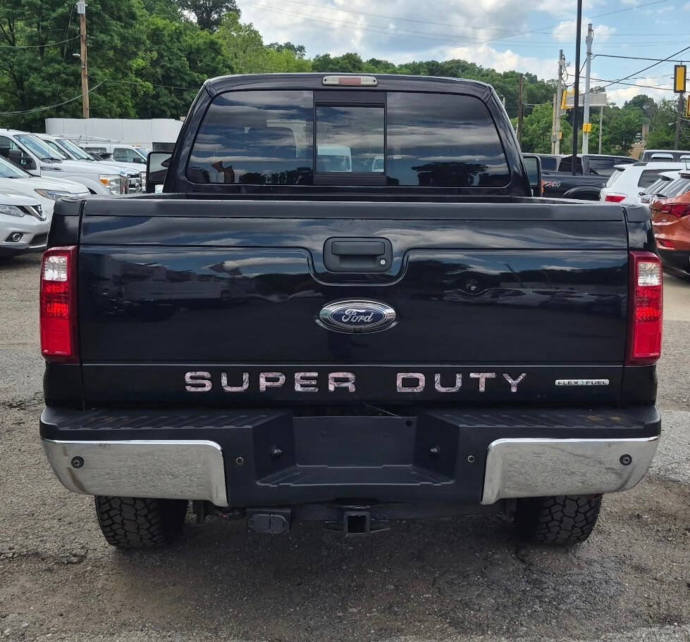 Used 2016 Ford F250 XLT w/ XLT Premium Package AWD/4WD image 4