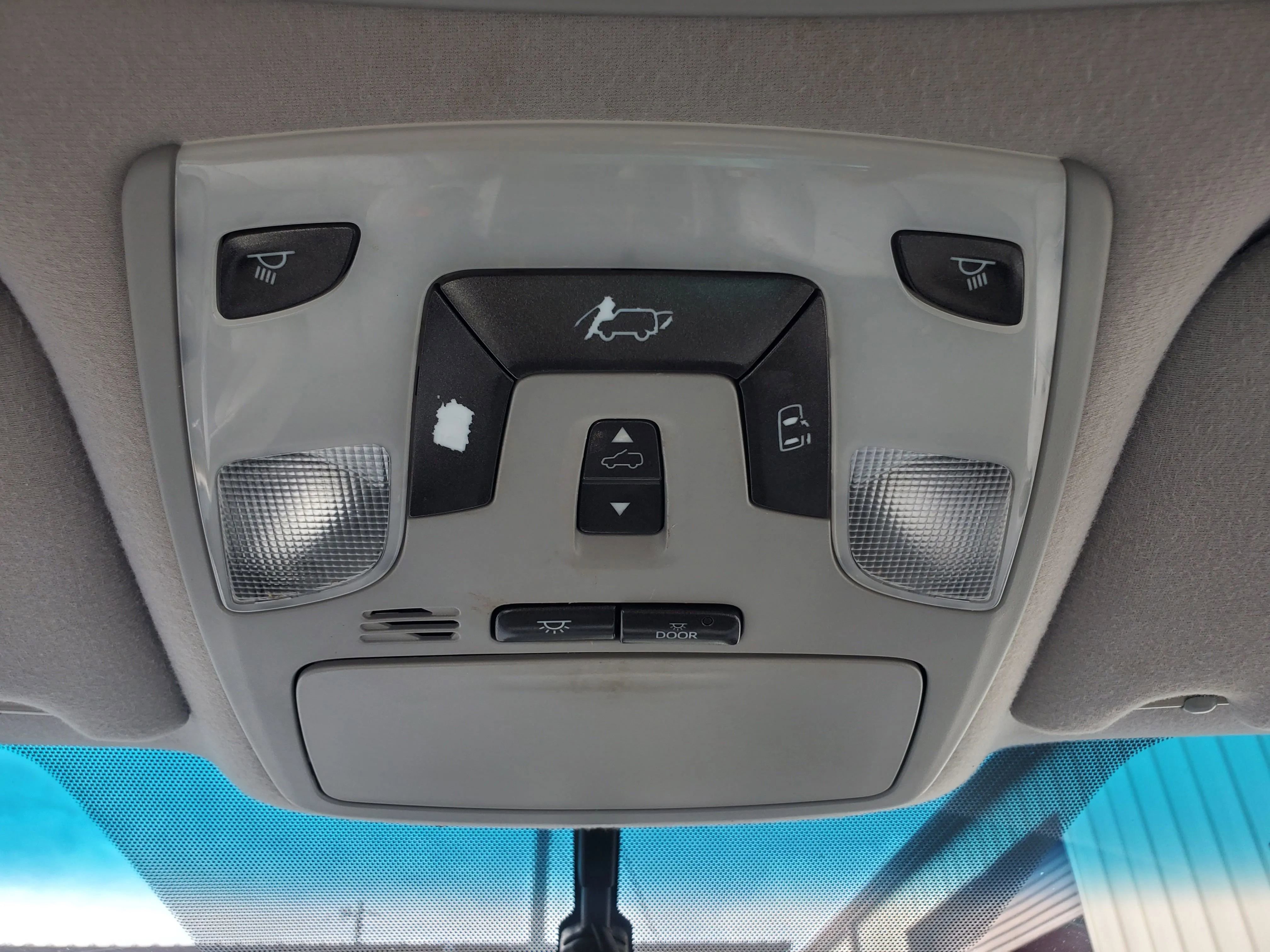Used 2012 Toyota Sienna XLE w/ XLE Navigation Pkg FWD image 27