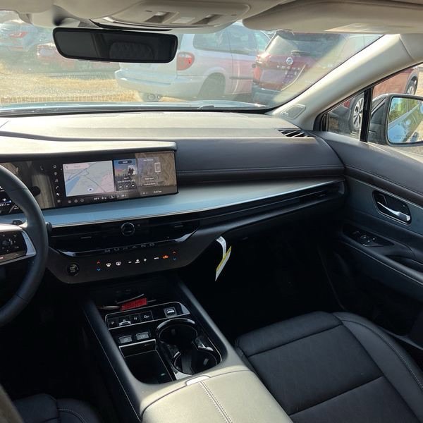 Used 2025 Nissan Murano Platinum w/ Cargo Package image 18