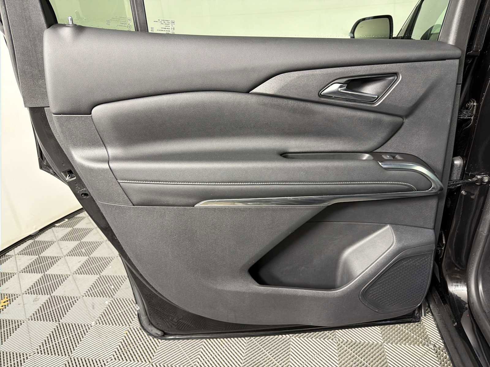 Certified 2024 Chevrolet Traverse LT image 21