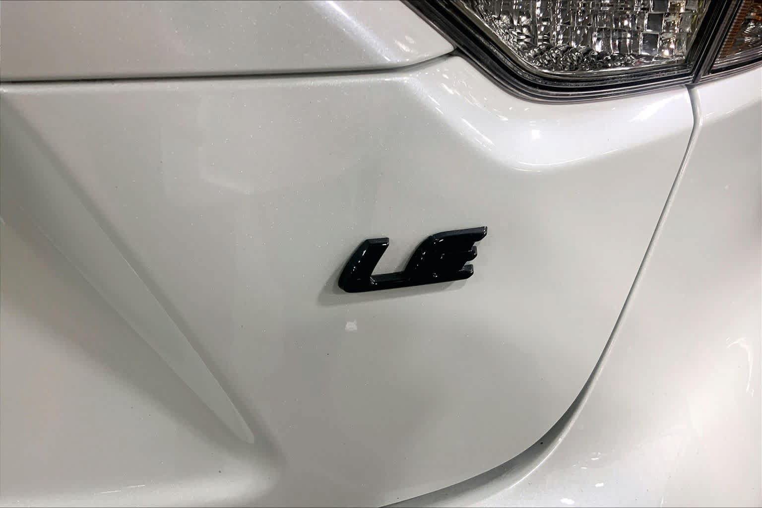 Used 2025 Toyota Corolla LE FWD image 10
