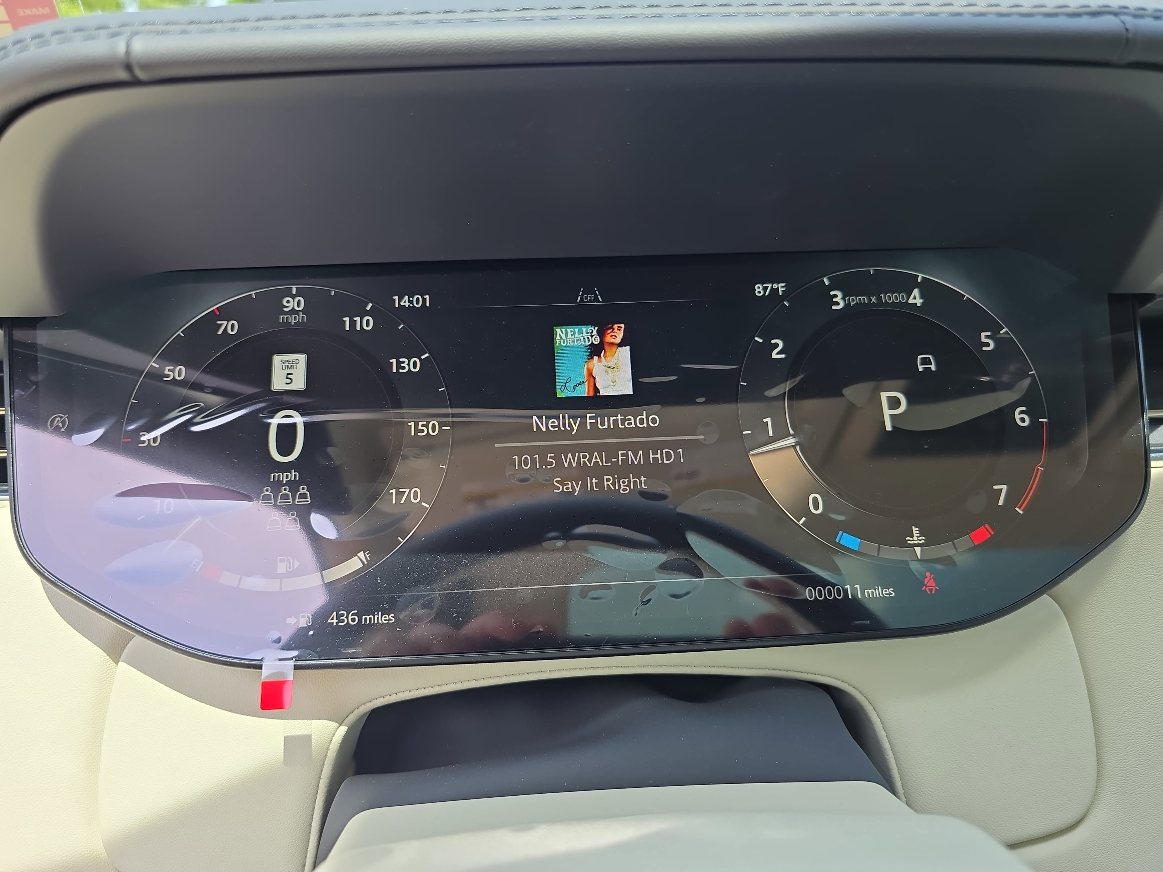 New 2026 Land Rover Range Rover Long Wheelbase SE AWD/4WD image 19