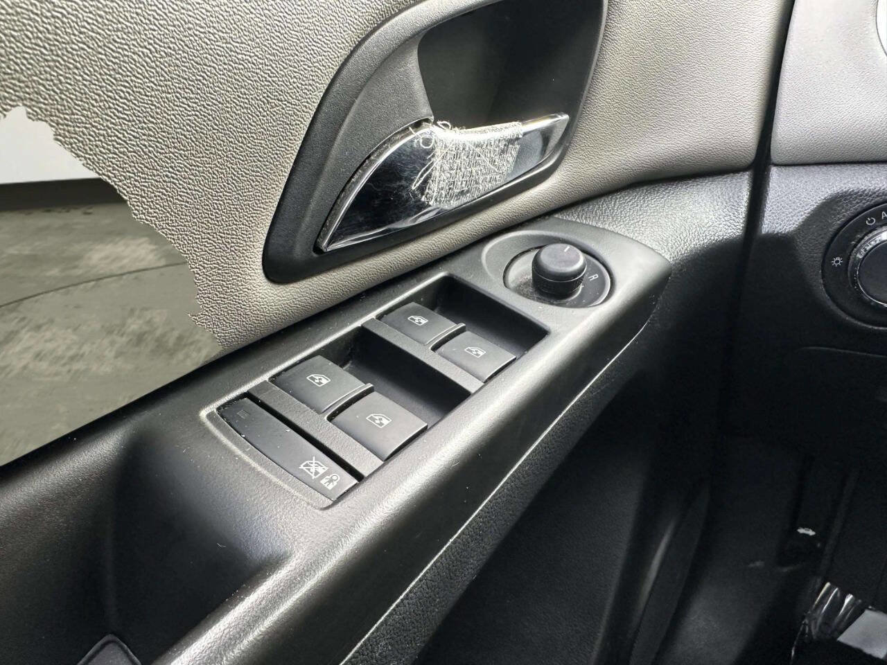 Used 2012 Chevrolet Cruze LS w/ Connectivity Package image 31