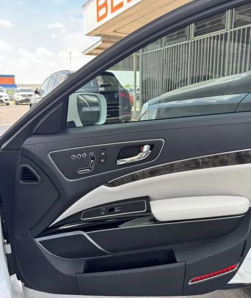 Used 2015 Kia K900 Luxury RWD image 21