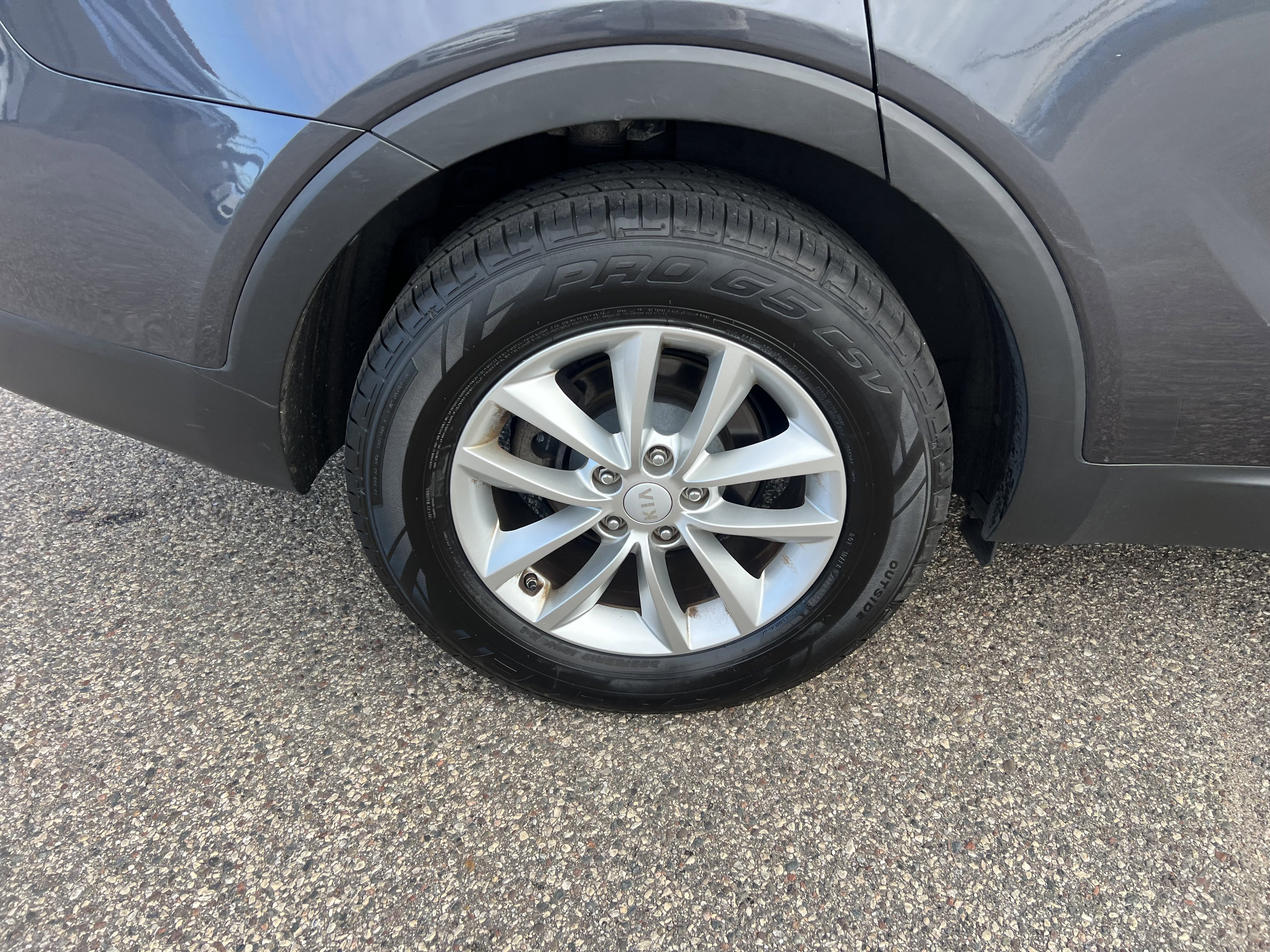 Used 2018 Kia Sorento LX image 9