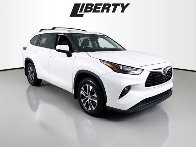 Used 2024 Toyota Highlander LE