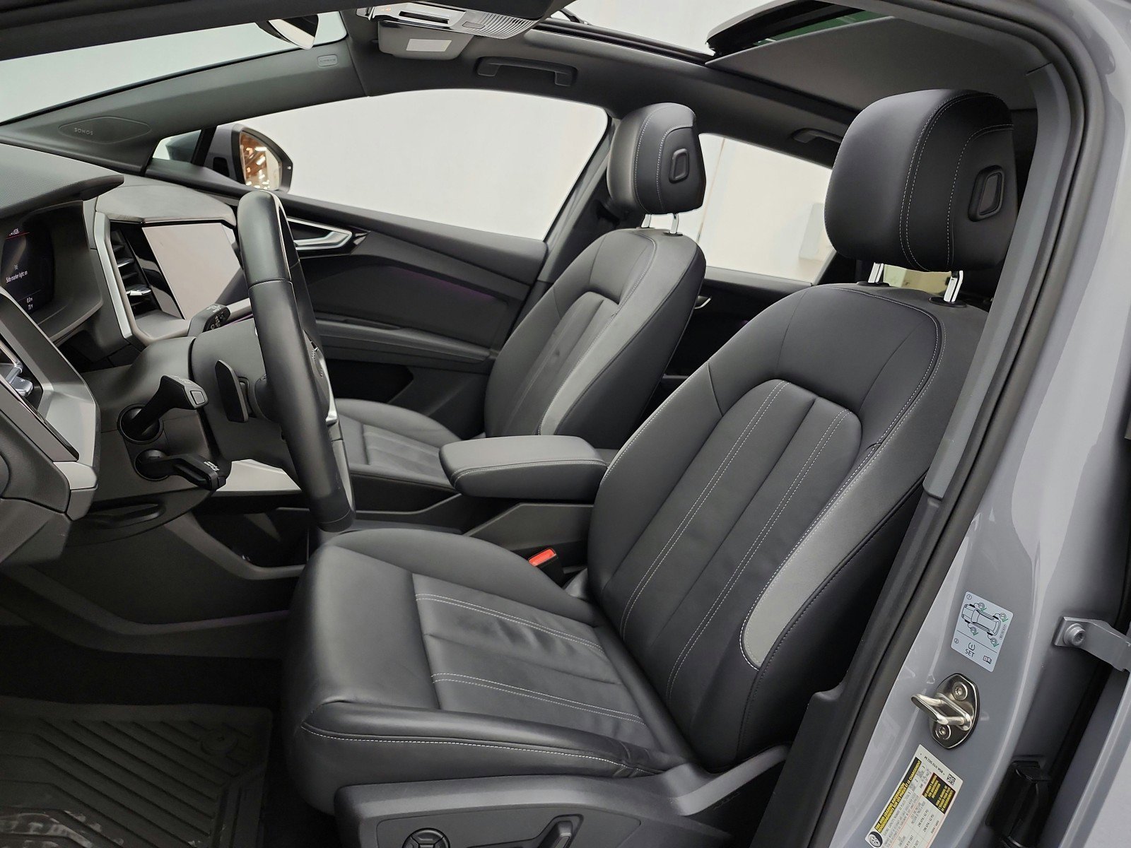 Used 2023 Audi Q4 e-tron Premium Plus w/ Premium Plus RWD image 10