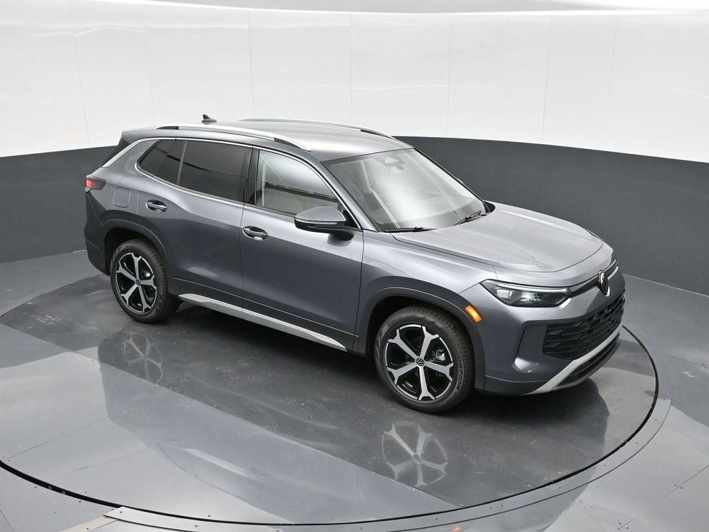 New 2025 Volkswagen Tiguan SE image 22