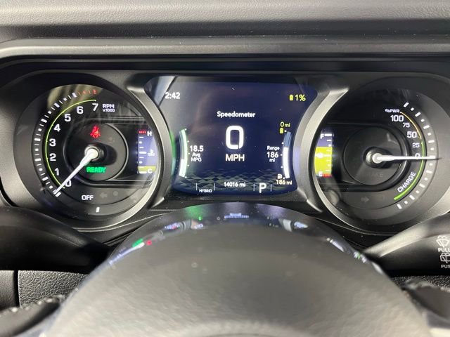 Used 2025 Jeep Wrangler Unlimited Sahara image 16