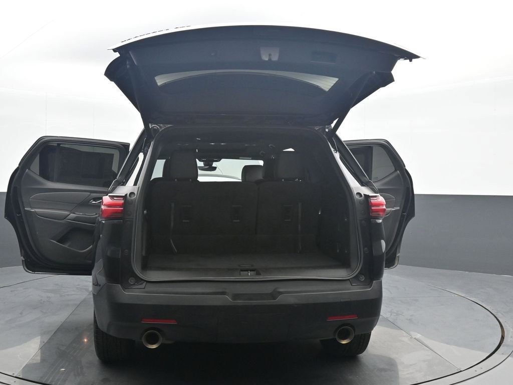 Used 2023 Chevrolet Traverse RS image 36
