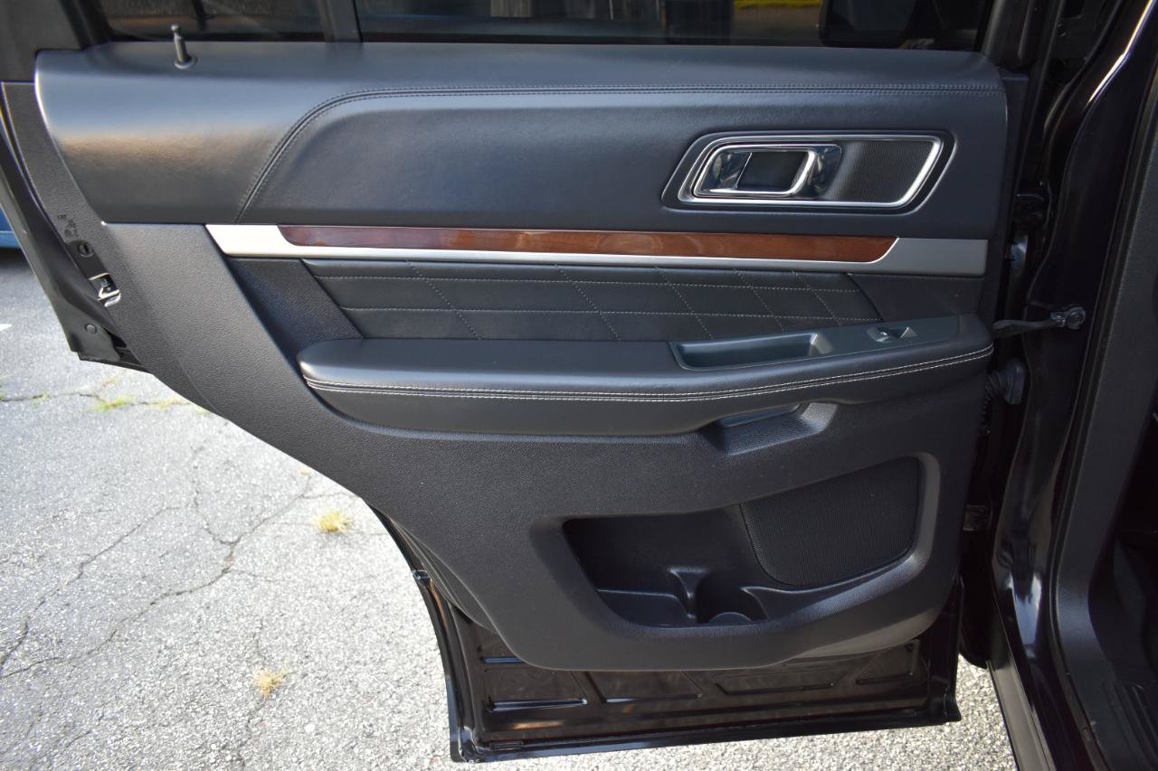 Used 2019 Ford Explorer Platinum AWD/4WD image 36