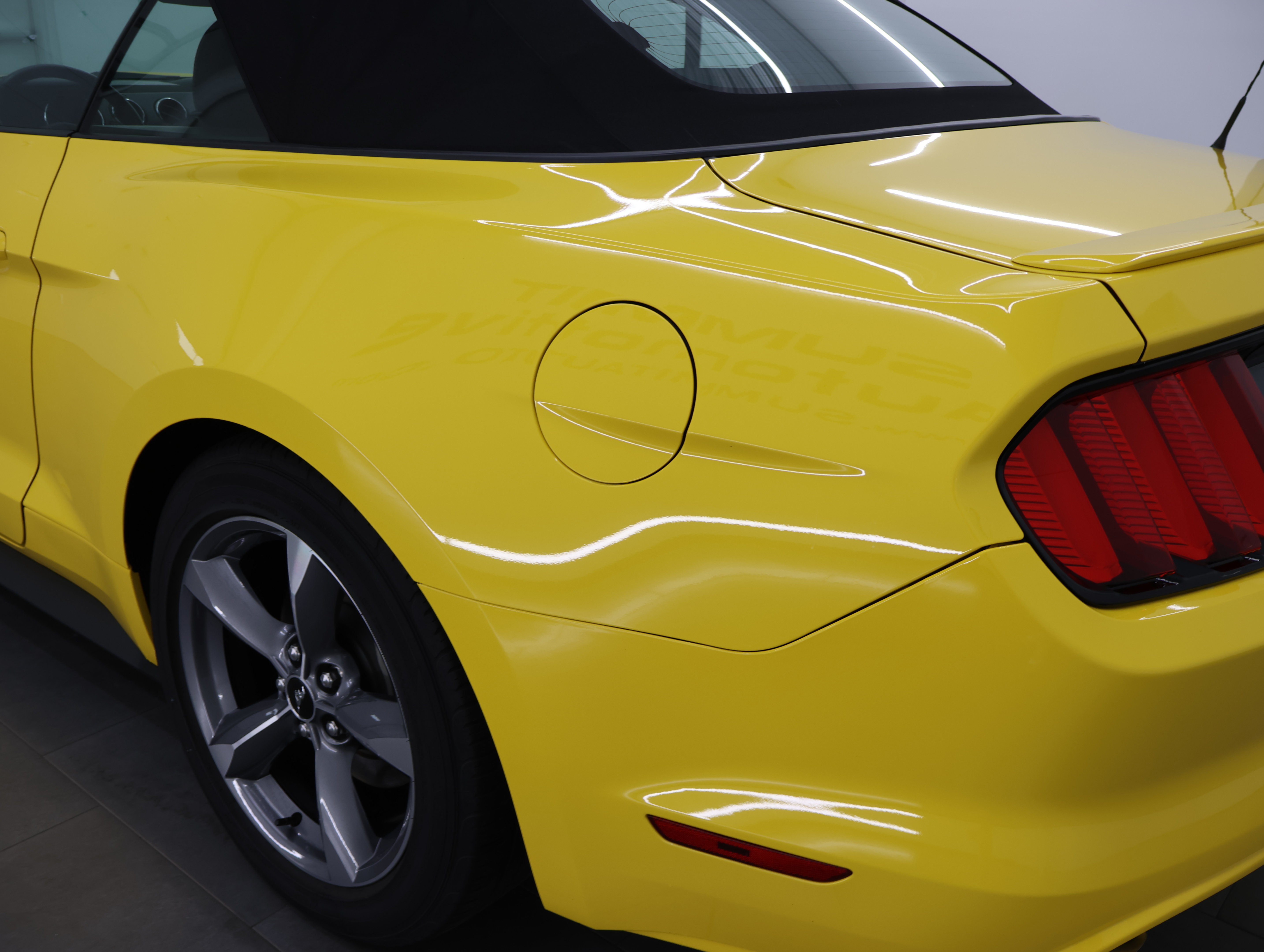 Used 2016 Ford Mustang Convertible w/ Equipment Group 051A RWD image 29