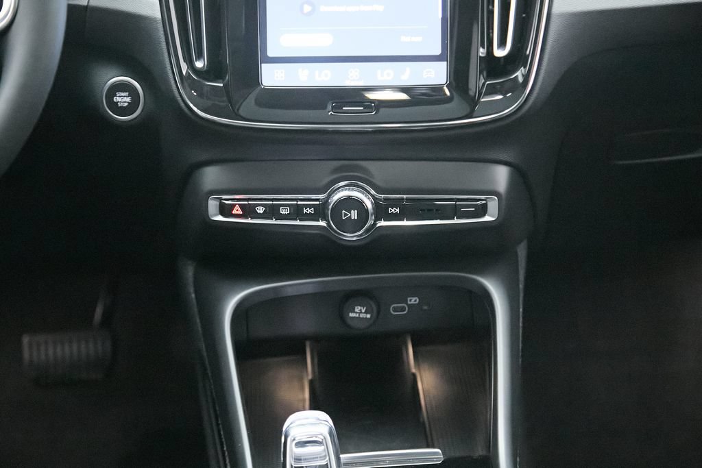 Certified 2023 Volvo XC40 B5 Plus w/ Driver Assist Package AWD/4WD image 29