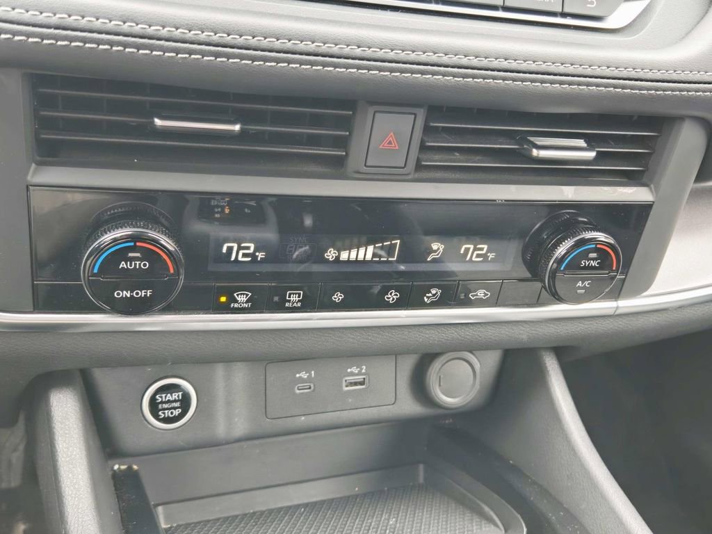 Used 2023 Nissan Rogue SV image 25