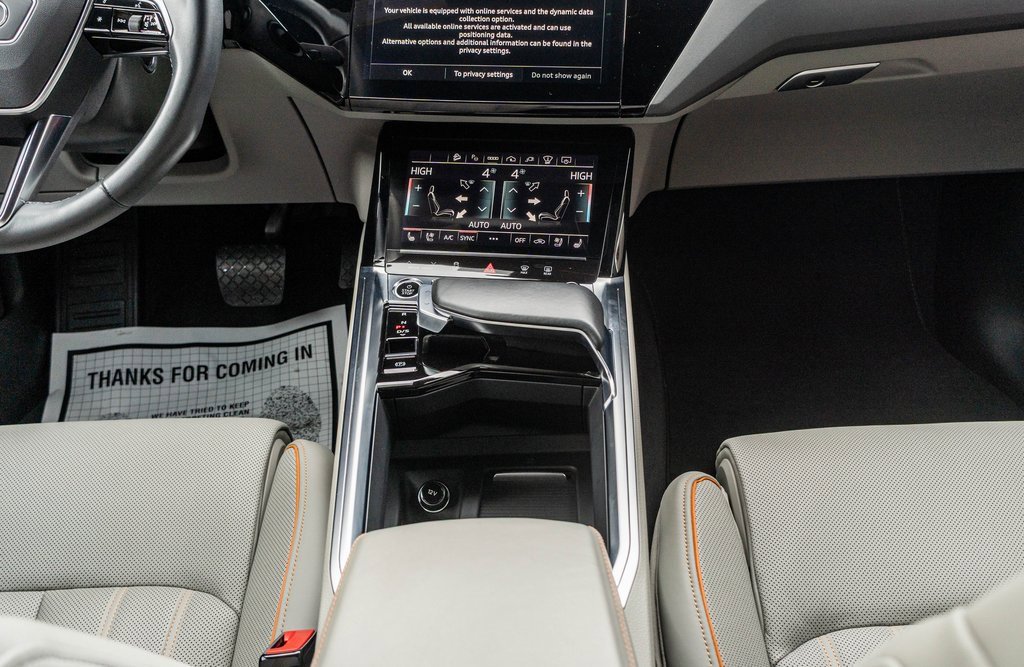 Used 2024 Audi Q8 e-tron Prestige image 13