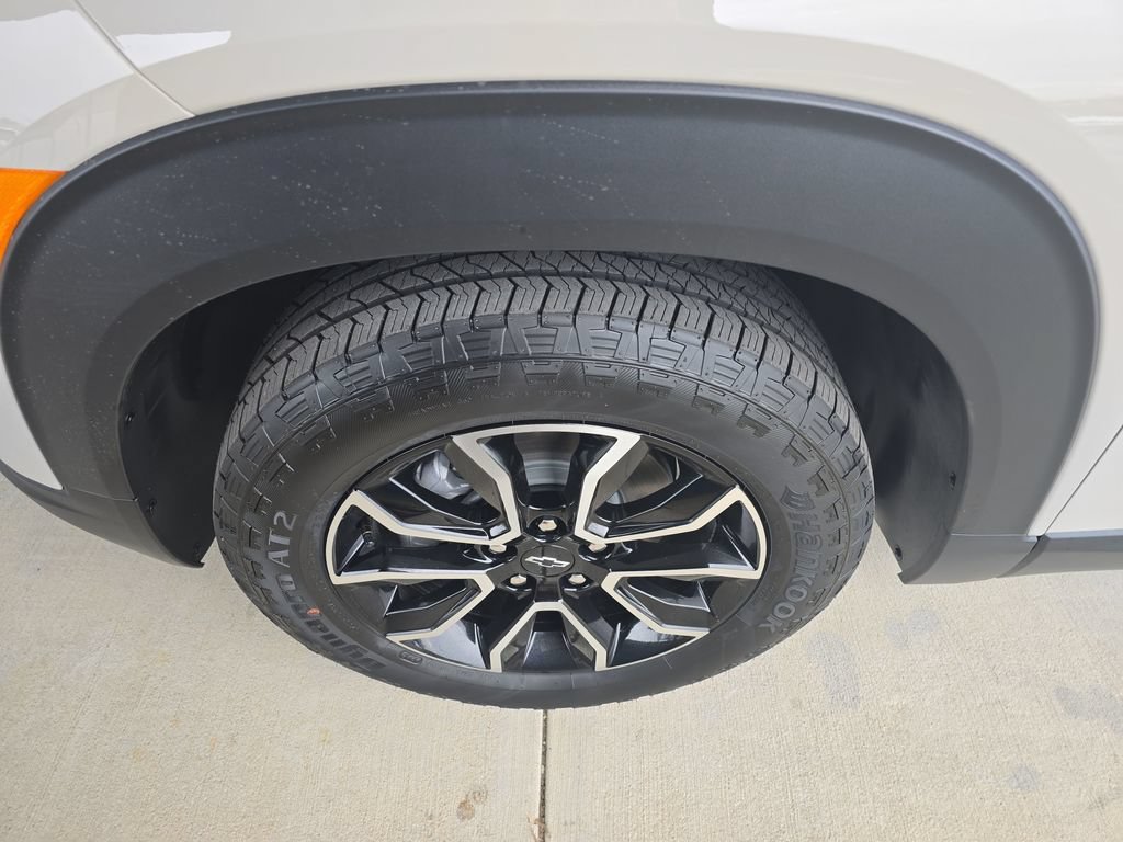 New 2026 Chevrolet TrailBlazer ACTIV w/ Driver Confidence Package FWD image 4