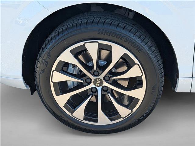 New 2026 Audi Q3 quattro 2.0T w/ 19" Wheel Package AWD/4WD image 9