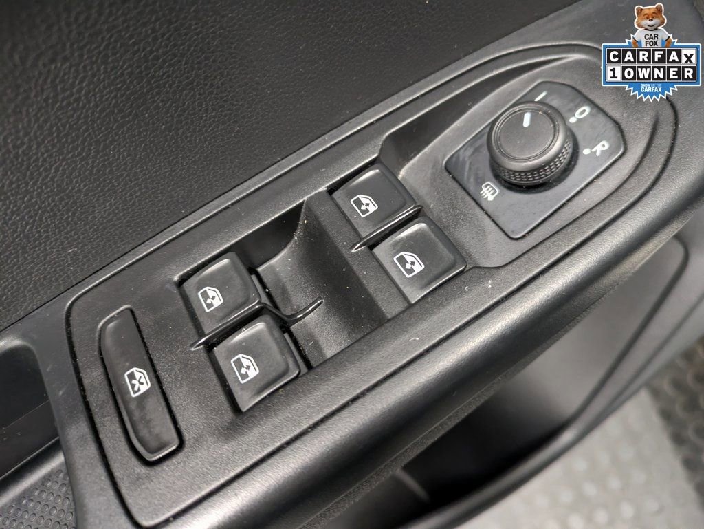 Used 2022 Volkswagen Taos SE w/ Panoramic Sunroof Package image 11