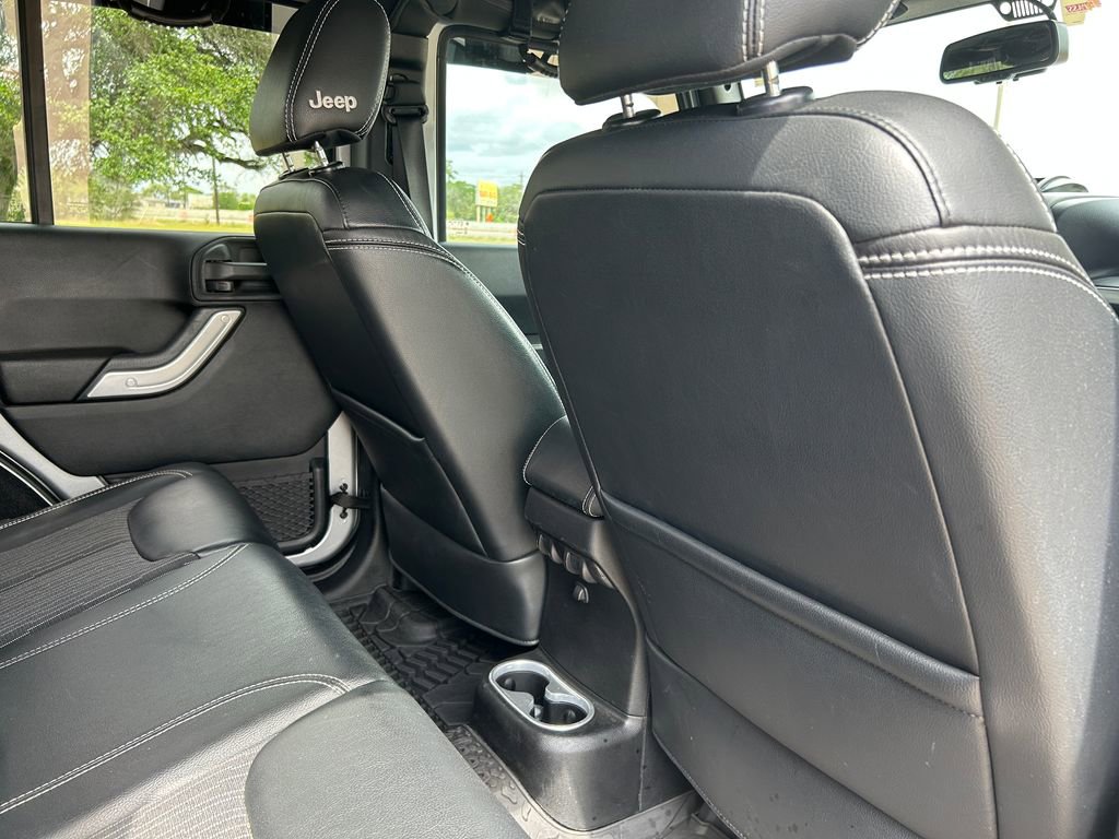 Used 2013 Jeep Wrangler Unlimited Sport image 15