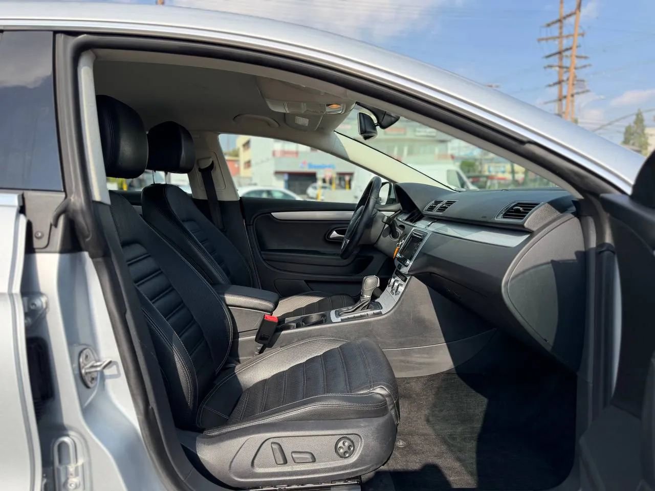 Used 2013 Volkswagen CC Sport image 31