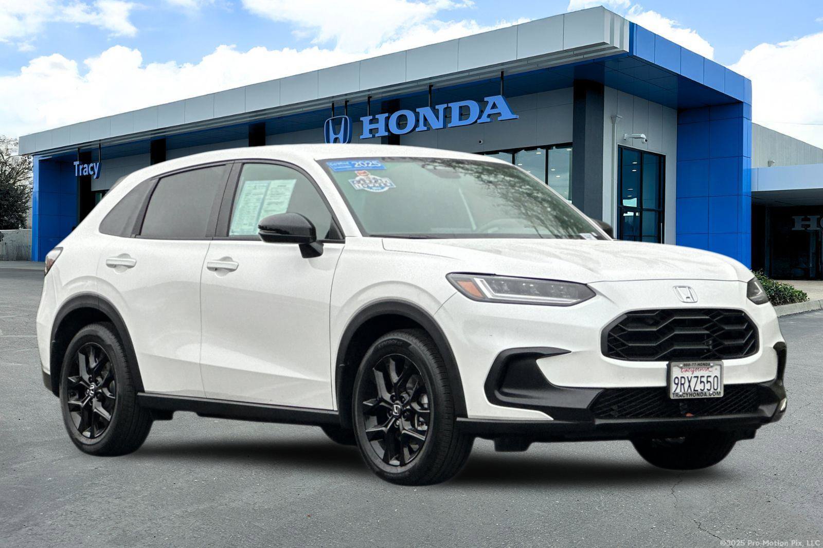 Certified 2025 Honda HR-V Sport image 1