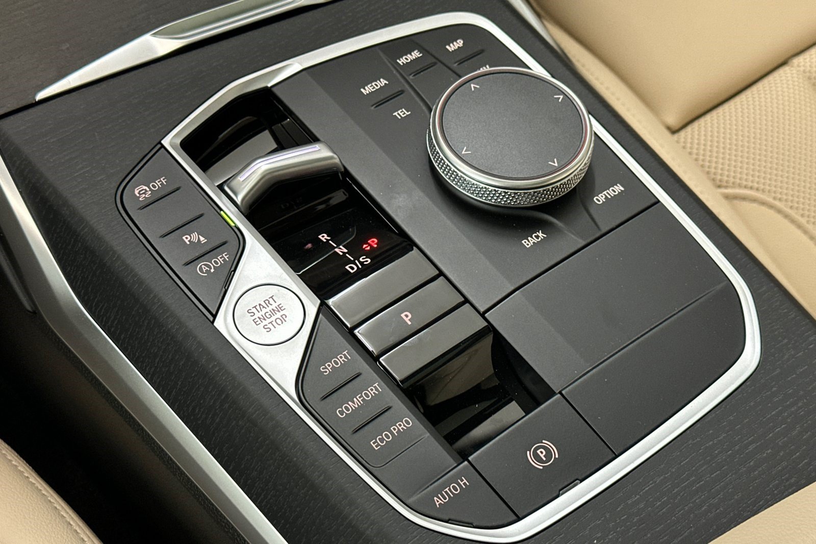 New 2026 BMW 330i Sedan w/ Convenience Package RWD image 16