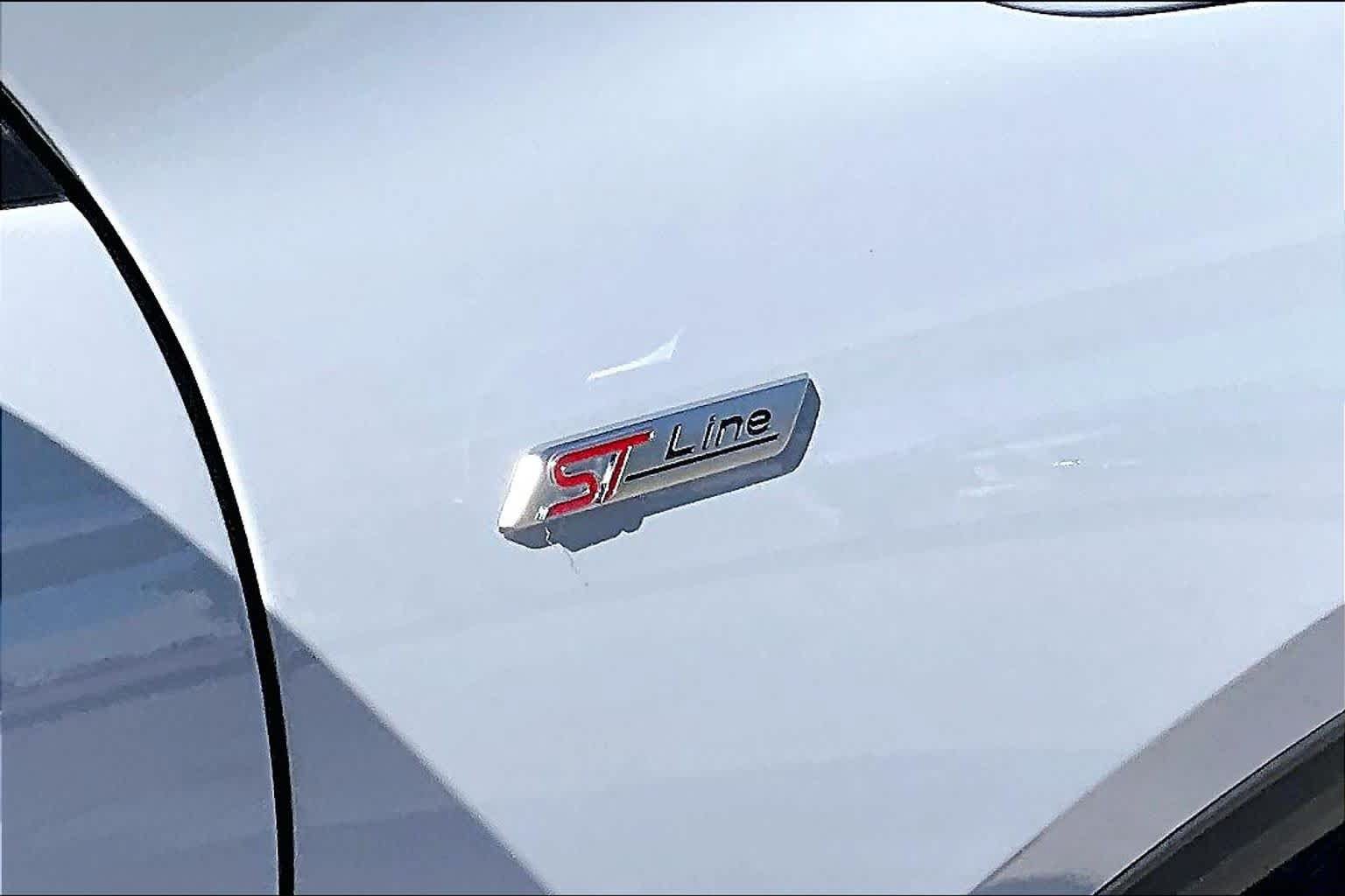 Used 2025 Ford Escape ST-Line FWD image 10