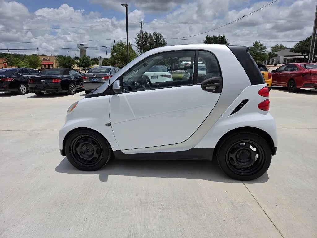 Used 2015 smart fortwo pure RWD image 8