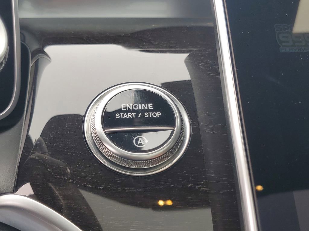 Used 2025 Mercedes-Benz GLC 300 4MATIC image 22