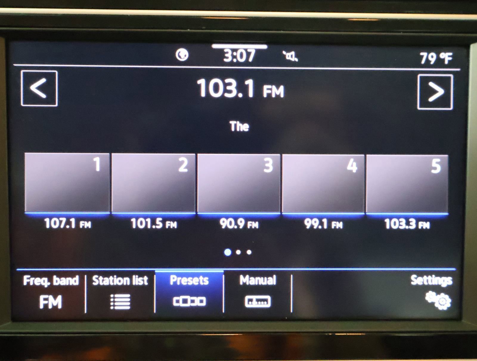 Used 2024 Volkswagen Jetta SE image 32