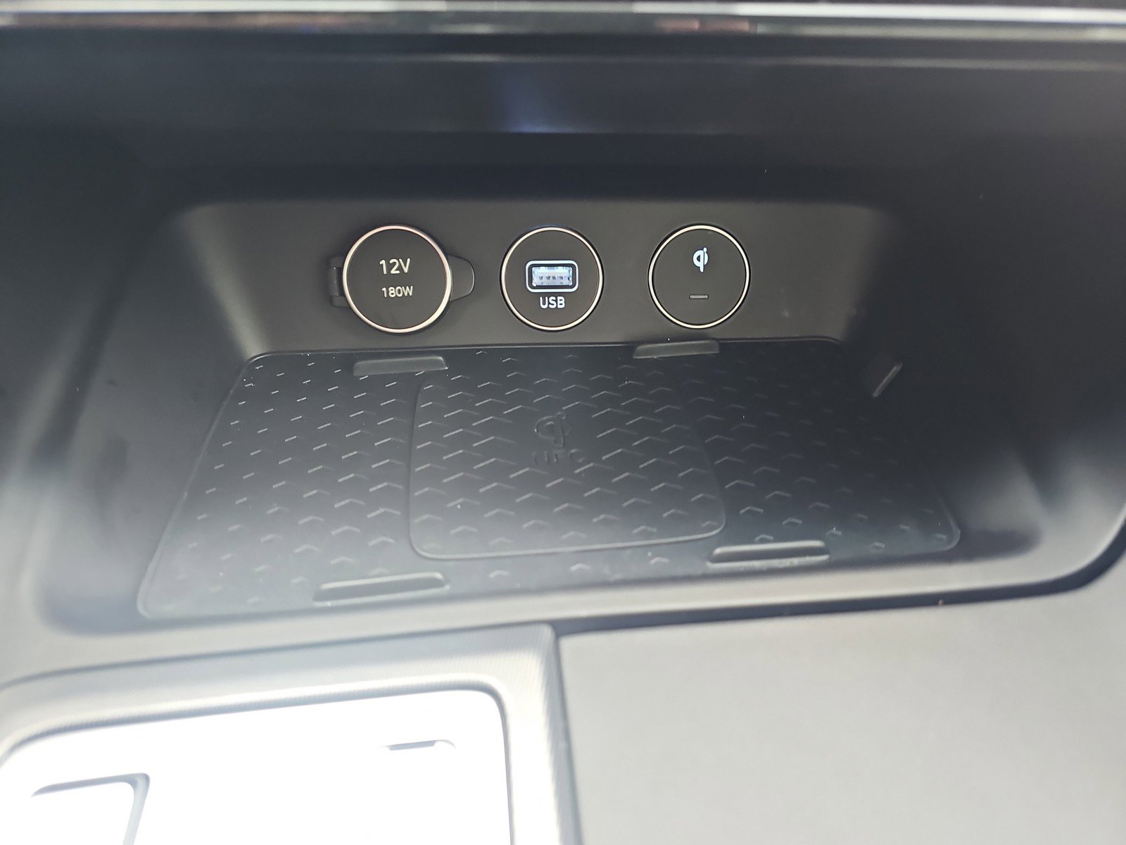 Used 2025 Genesis G70 3.3T Advanced image 28