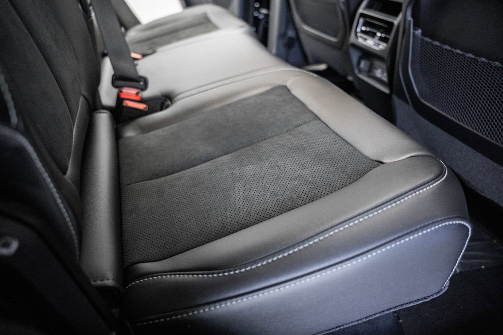 New 2025 Jeep Grand Cherokee Altitude image 30