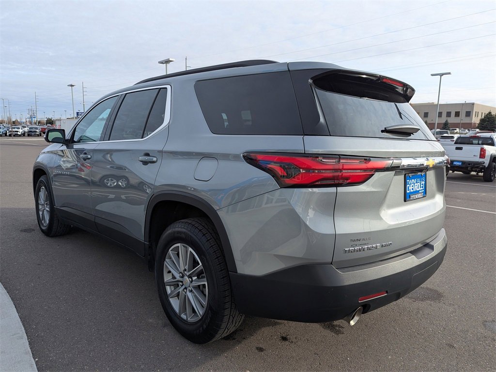 Used 2023 Chevrolet Traverse LT w/ Rear Camera Mirror Package image 34