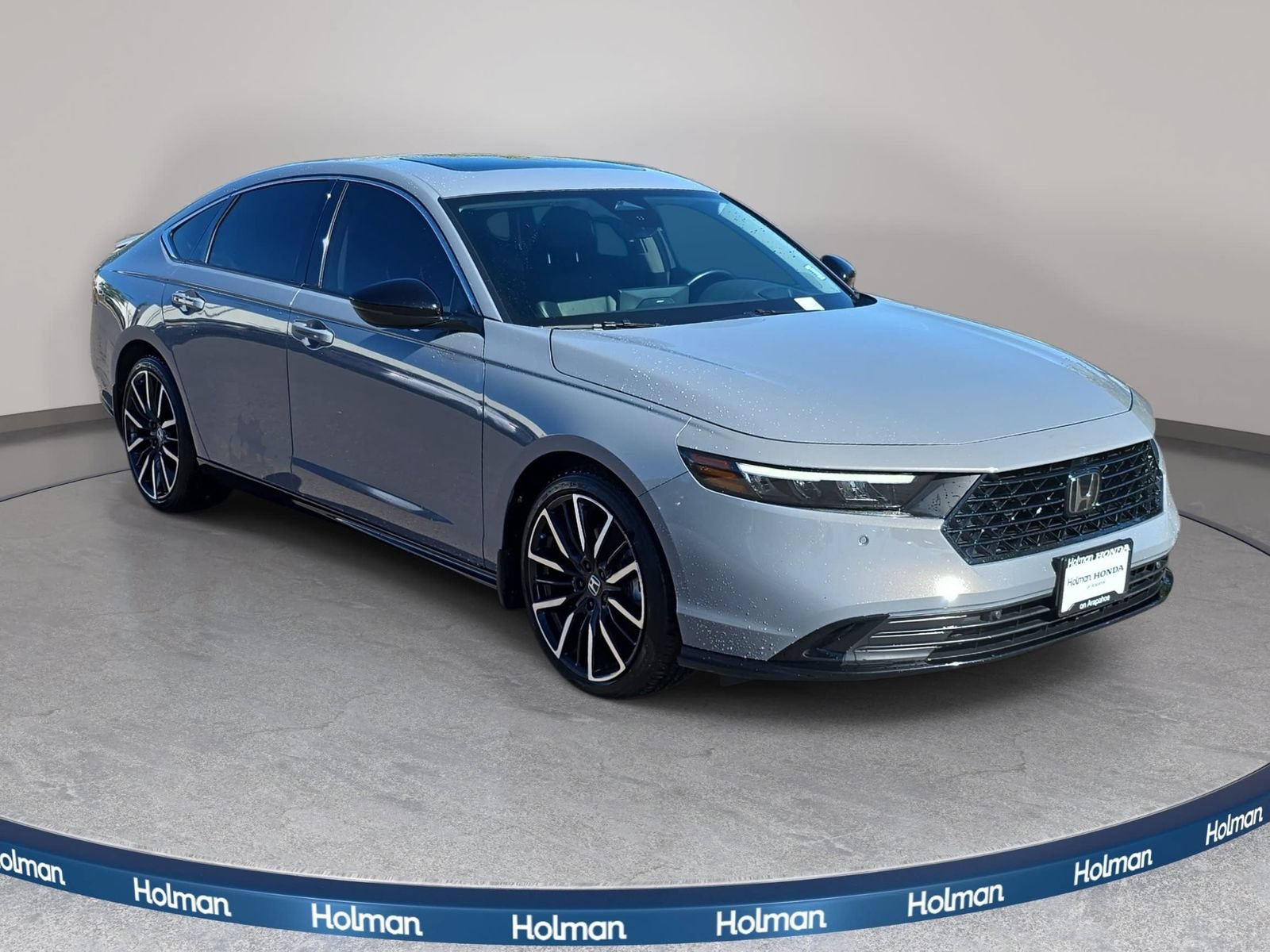 Used 2024 Honda Accord Touring image 4