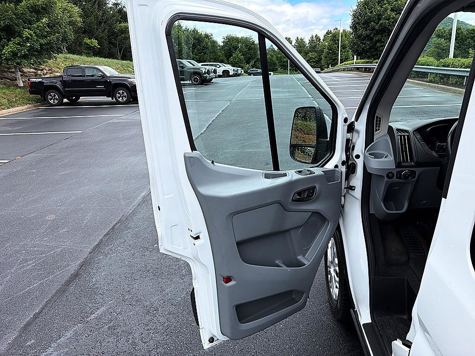 Used 2018 Ford Transit 350 XLT RWD image 9