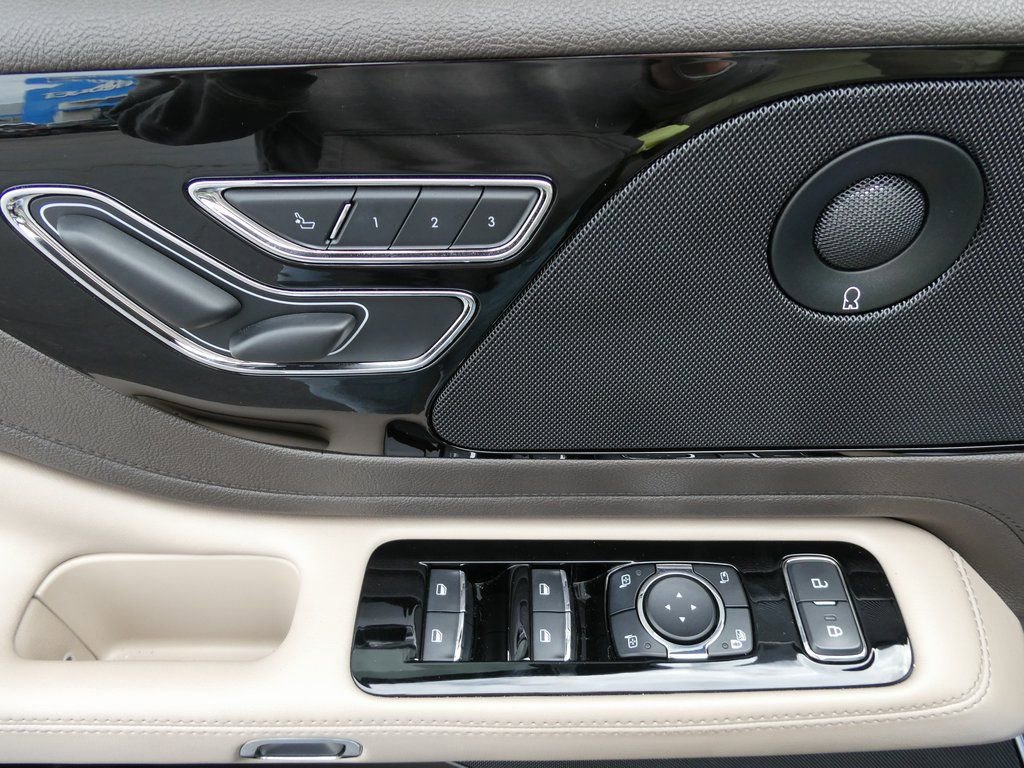 Used 2024 Lincoln Aviator Reserve w/ Equipment Group 201A AWD/4WD image 26