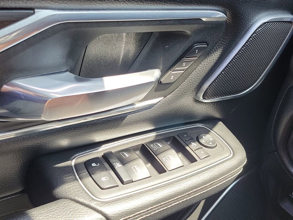 Used 2023 RAM 1500 Laramie AWD/4WD image 19