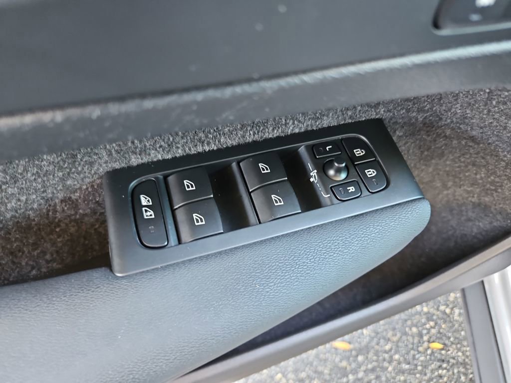 Used 2023 Volvo C40 P8 Recharge Ultimate image 24