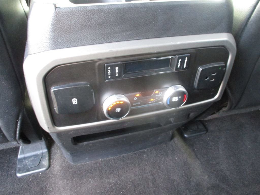 Used 2018 Ford Expedition XLT w/ Equipment Group 202A RWD image 11