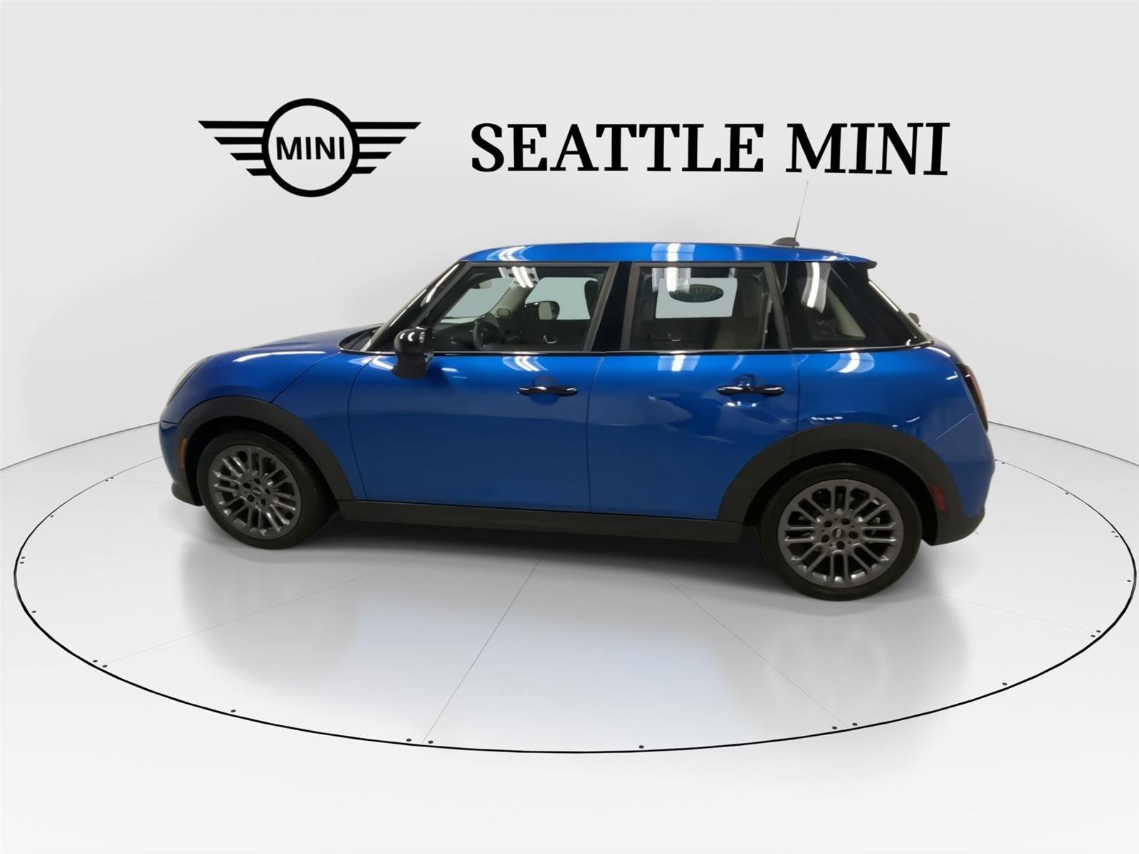 Certified 2025 MINI Cooper 4-Door Hardtop image 7
